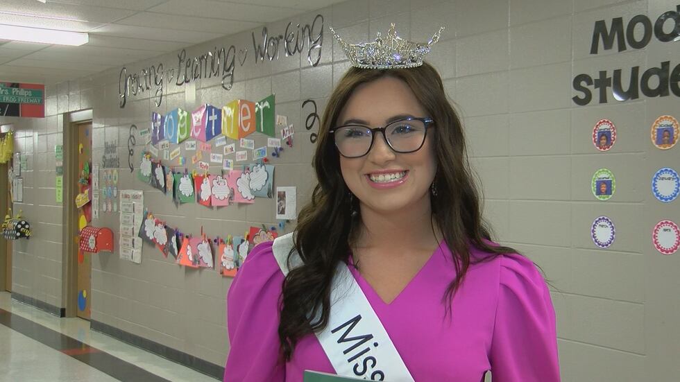 Miss Albany Sarah Jane Houston, also a senior at Lee County High School, was born with clogged...