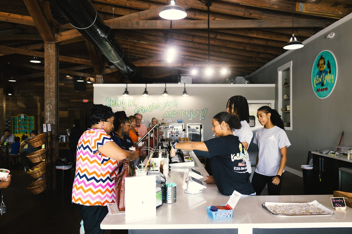 preloaded gallery image