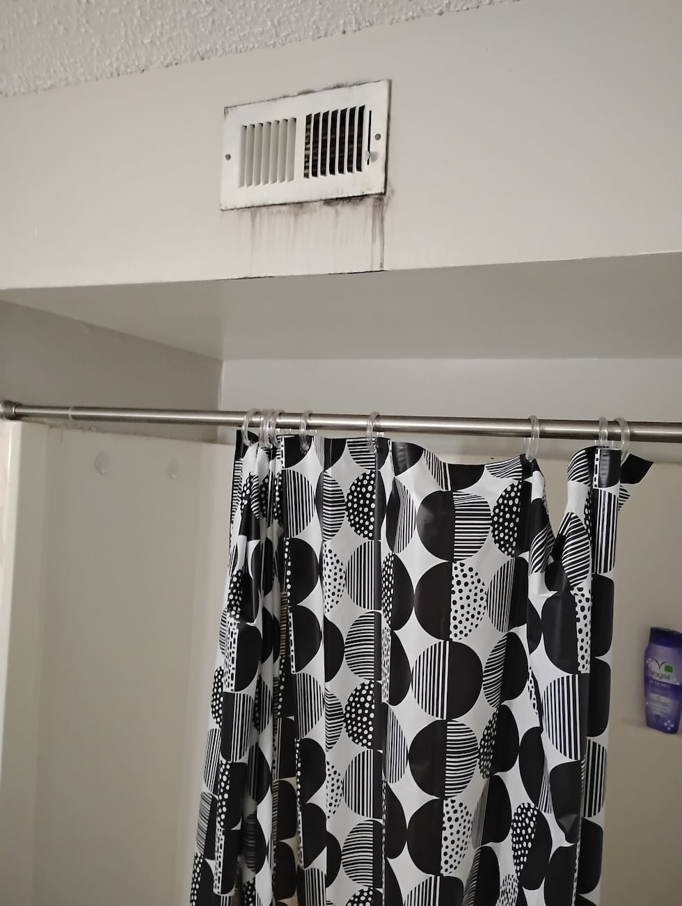Residents raise concerns about conditions, management at The Gables apartment complex