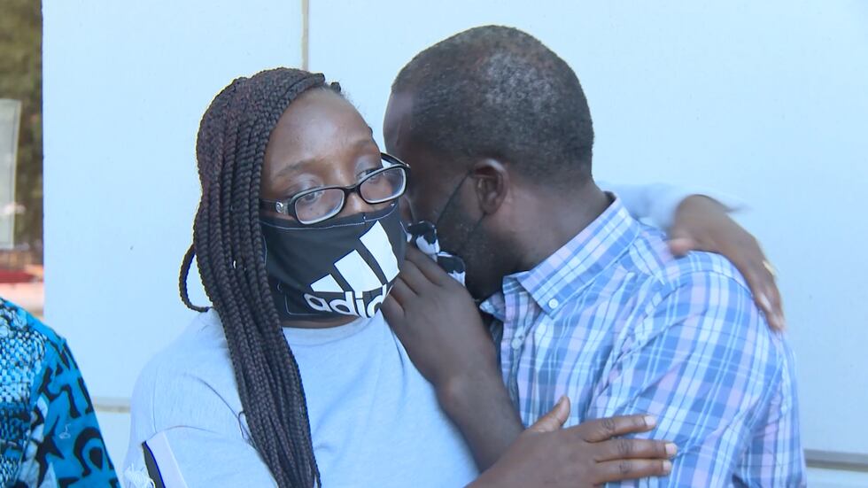 Supporters of Antonio Smith are calling for Valdosta Mayor and Police chief to resign.