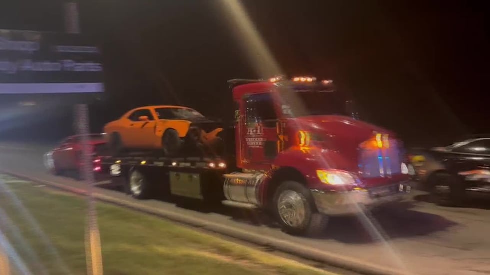 Man and 4-year-old child killed during drag racing in Albany, APD reports