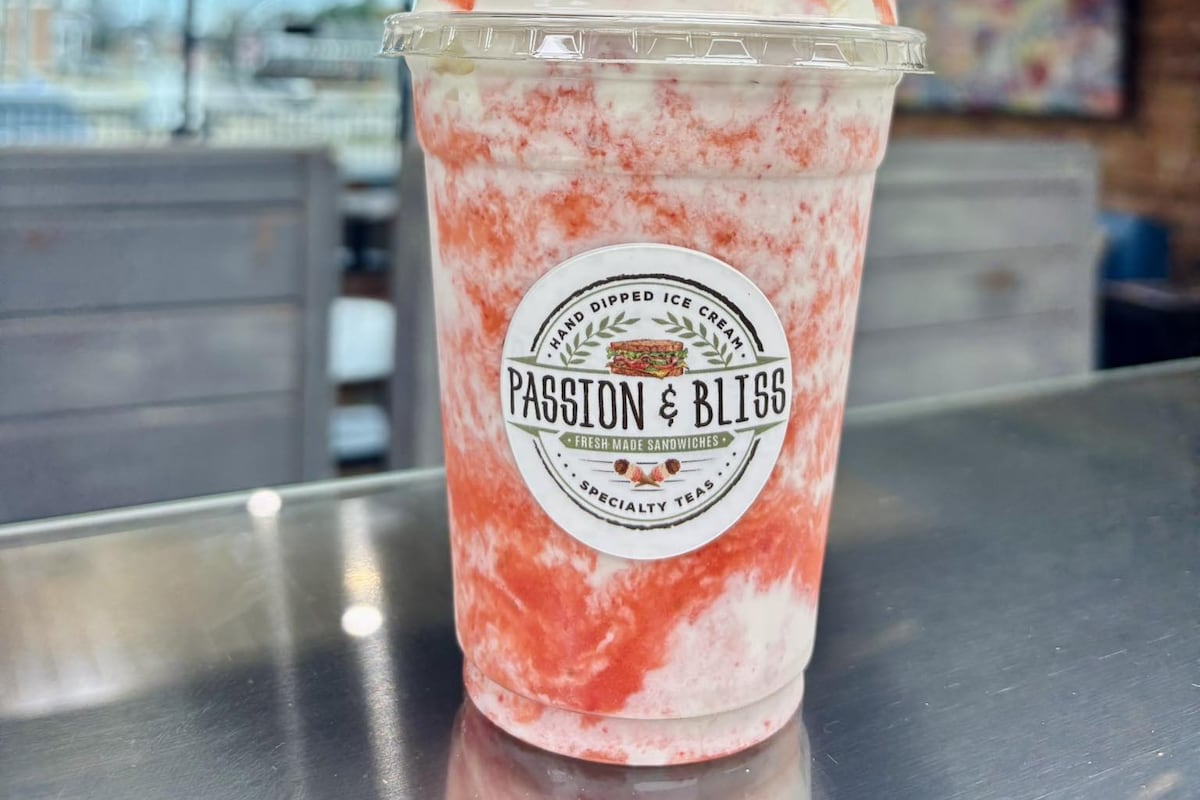 preloaded gallery image