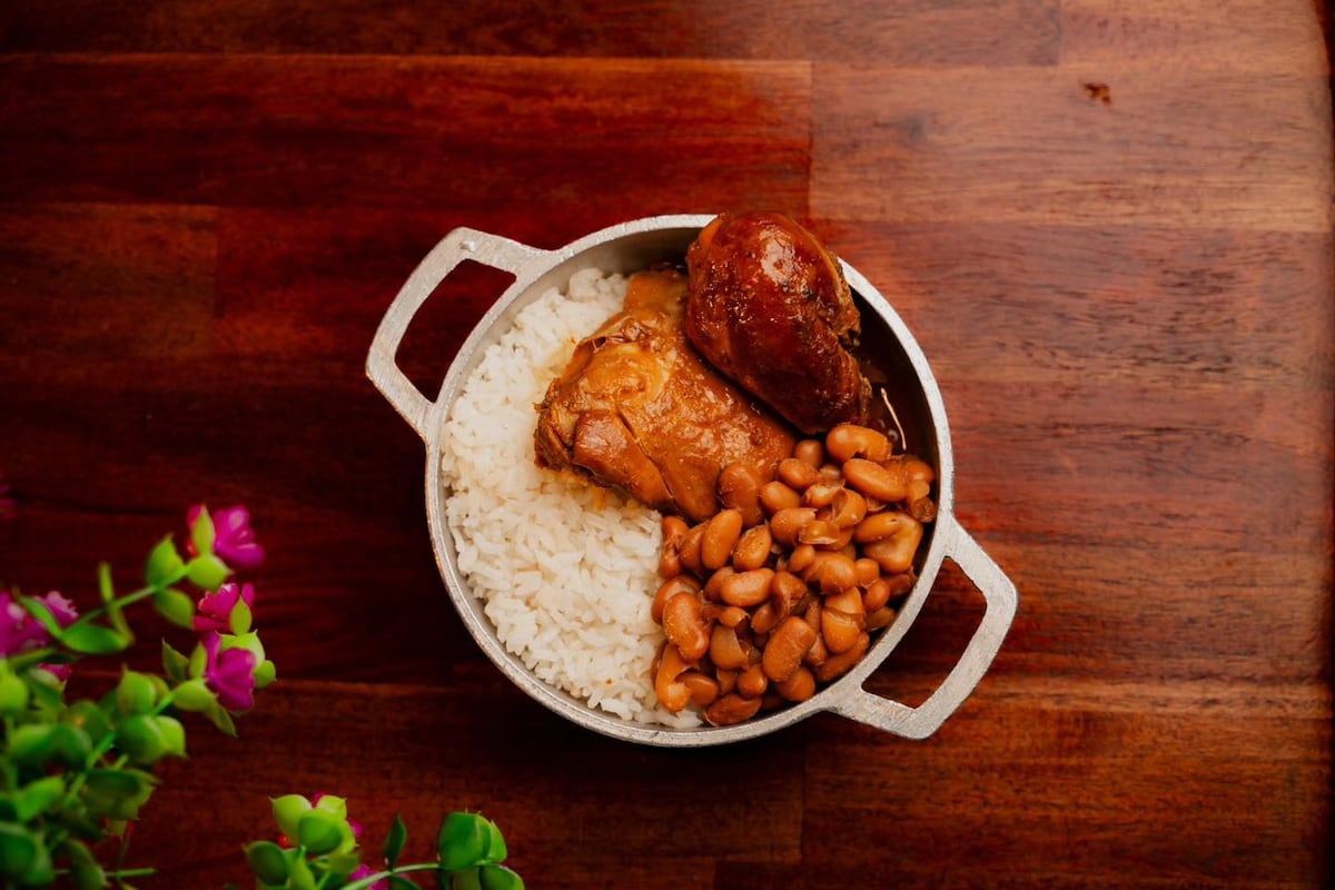 preloaded gallery image