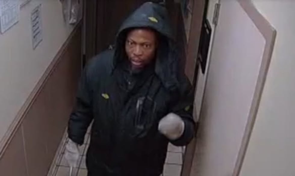 APD has now confirmed that the suspect has been taken into custody.