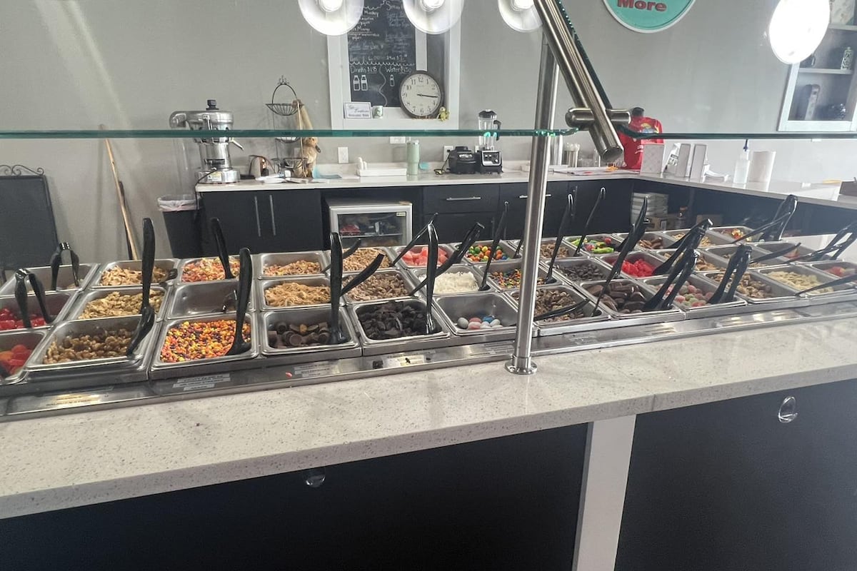 preloaded gallery image