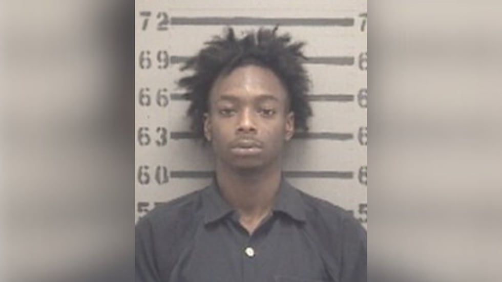 Albany police seek man wanted on child cruelty, battery charges