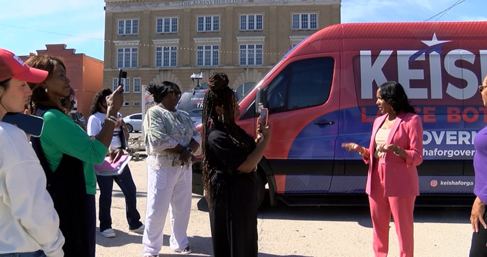 Former mayor of Atlanta visits South Ga. ahead of gubernatorial election