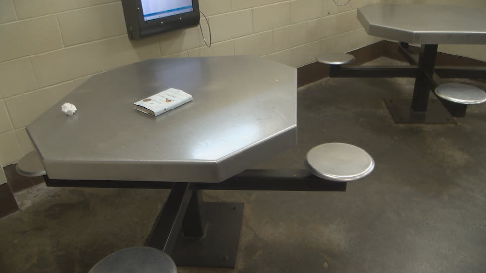 Wife alleges mold, flooding at Terrell County Jail