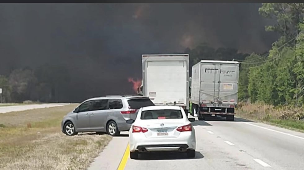 Και οι δύο κομητείες Lee και Sumter στέλνουν πληρώματα για να βοηθήσουν με την πυρκαγιά SGA