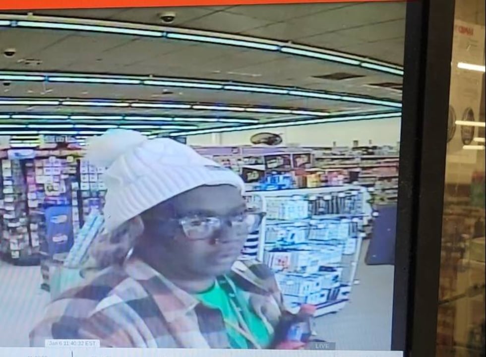 Police work to identify counterfeit money fraud suspect in Camilla