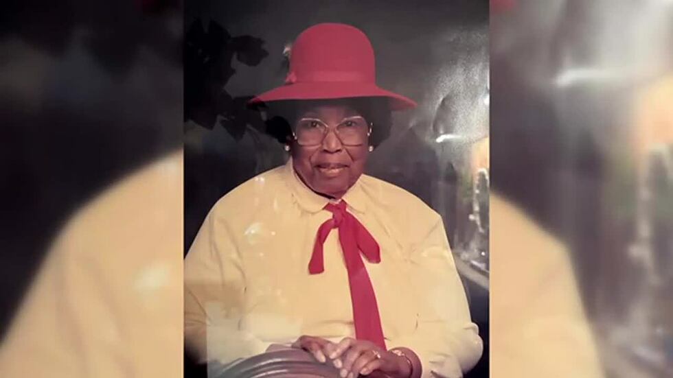 Mama Ruth's ‘Mama Ruth Way’: Albany educator honored through sign dedication