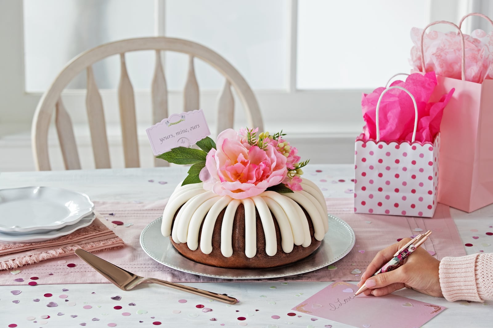 A new location of Nothing Bundt Cakes has officially opened on Norman Drive in Valdosta, Ga.