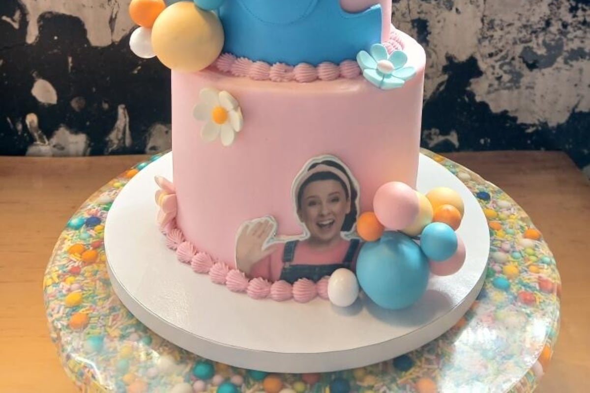 preloaded gallery image