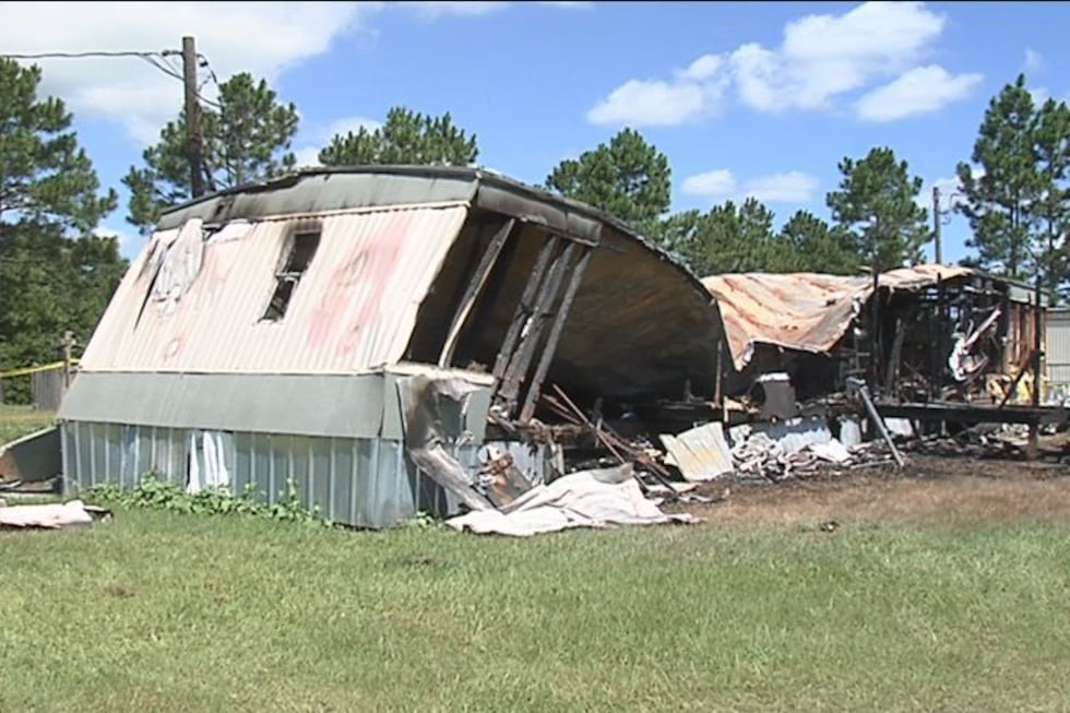 Meth Lab Explosion Trailor Police Investigate Possible P Lab Explosion