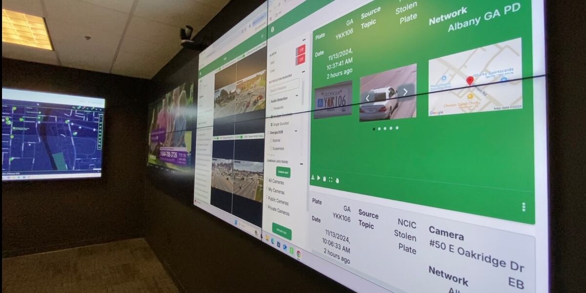 Apd Command Center Exclusive: See behind the scenes of APD’s real-time information center