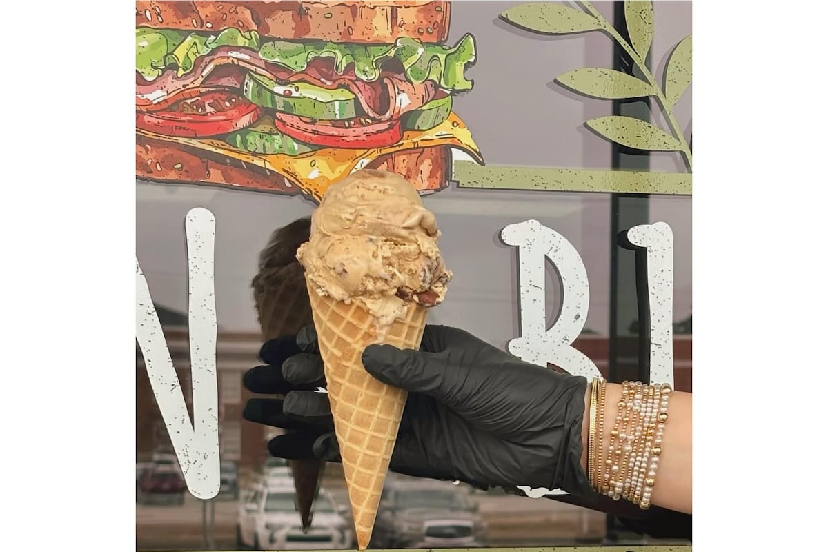 preloaded gallery image