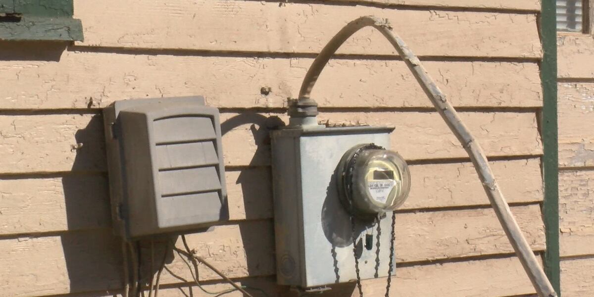 What residents should do if their meter or weatherhead is damaged