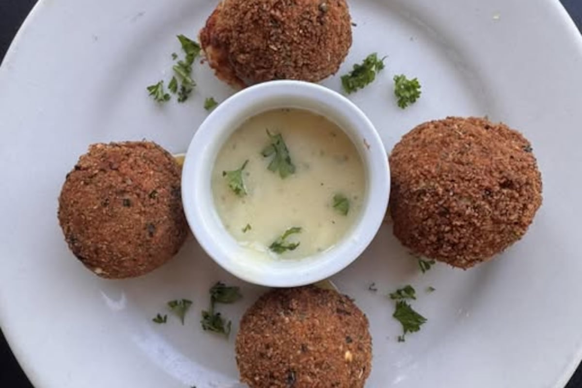 preloaded gallery image