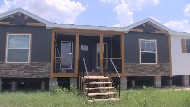 Customers say Statesboro mobile home company went silent, pausing operations mid-contract