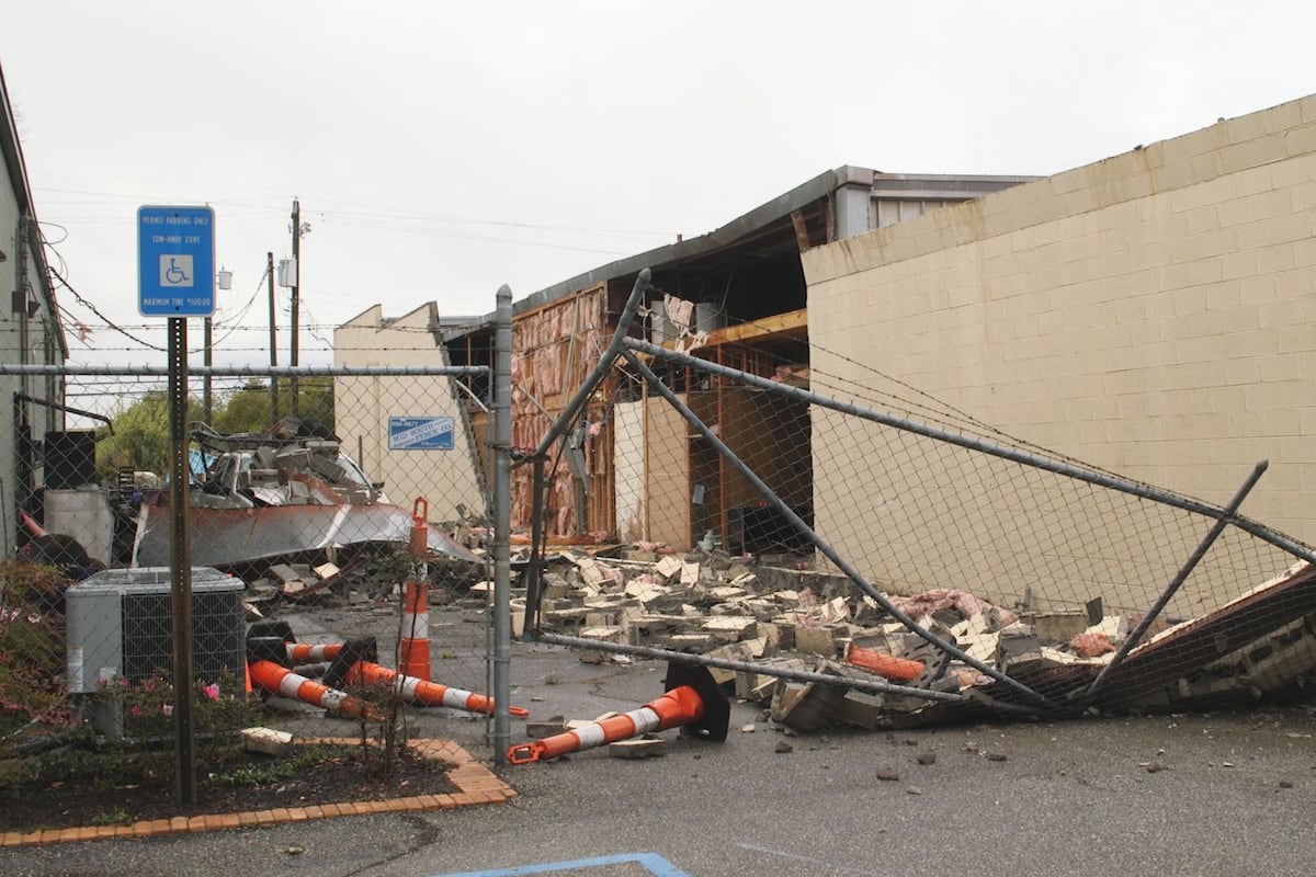 preloaded gallery image