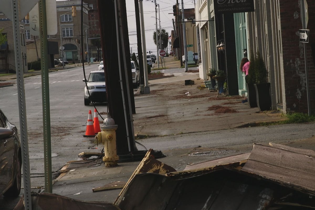 preloaded gallery image