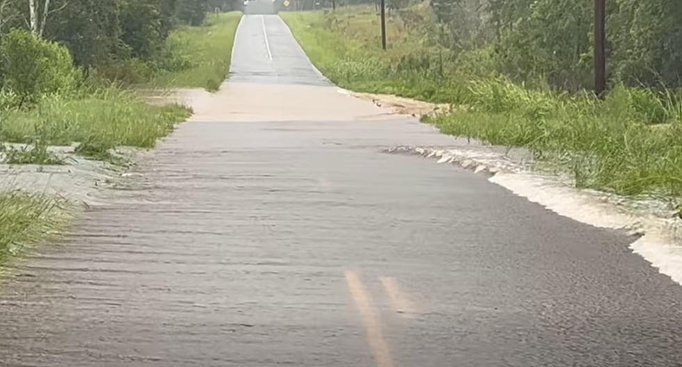 Images show heavy rainfall flooding parts of Hatley road in crisp county