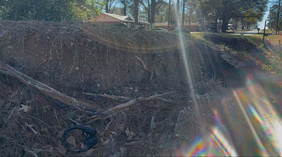 Americus residents warn collapsing roadway poses serious crash risk