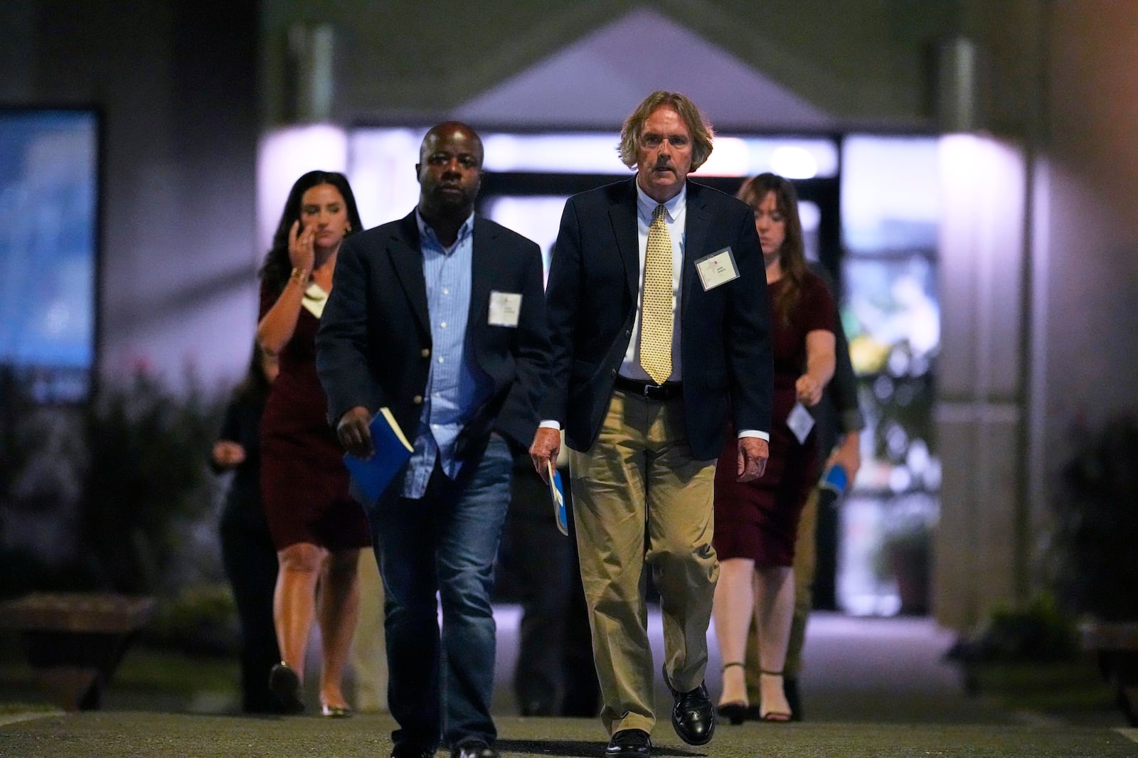 Media witnesses leave Riverbend Maximum Security Institution after the execution of Christa...