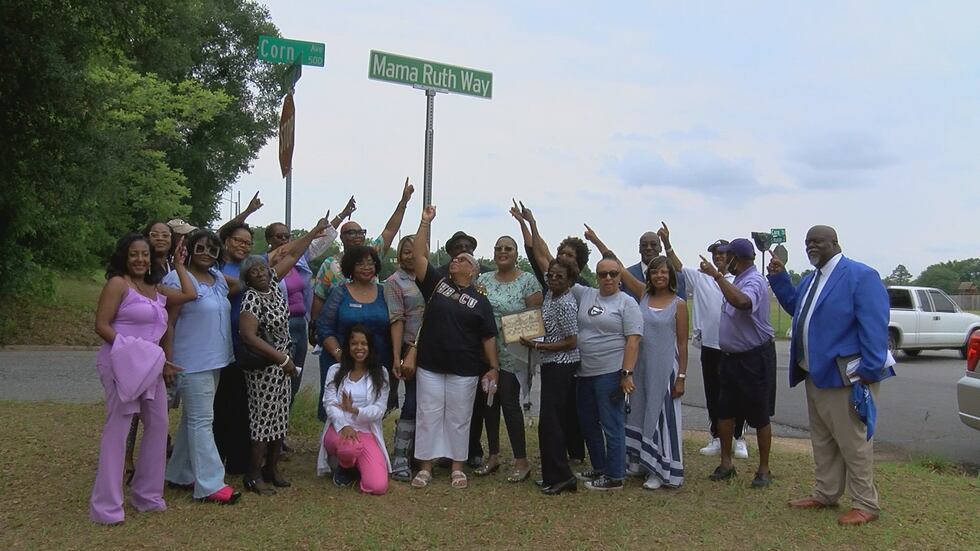 Mama Ruth's ‘Mama Ruth Way’: Albany educator honored through sign dedication