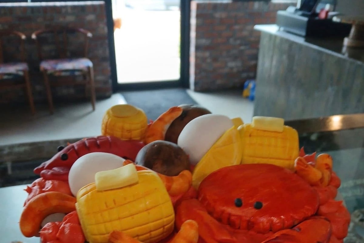 preloaded gallery image