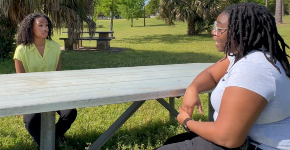 6-year-old found walking along US-82 after being dropped at wrong bus stop, mom says