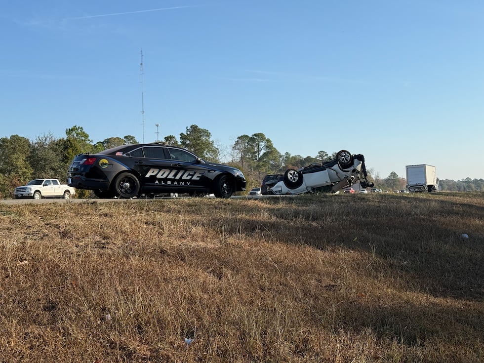 SUV turned over on the expressway.