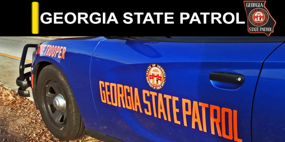 Suspect accused of drag racing, driving wrong way without headlights before fleeing